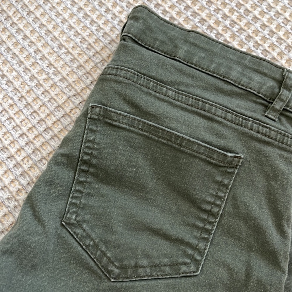 Deep Green Short